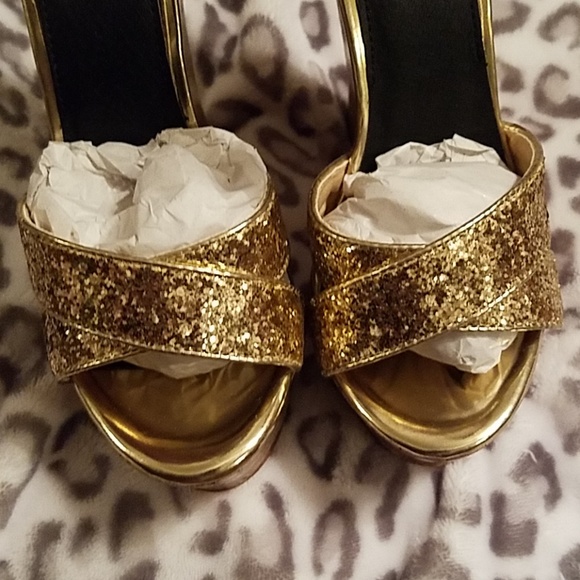 Shoes - Picture 3 of 3